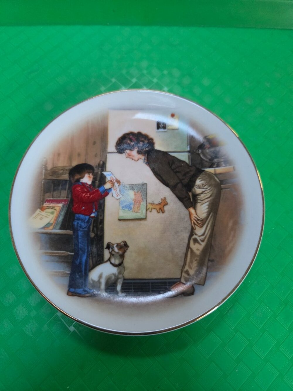 1985 mother's day vintage Avon creation of love plate